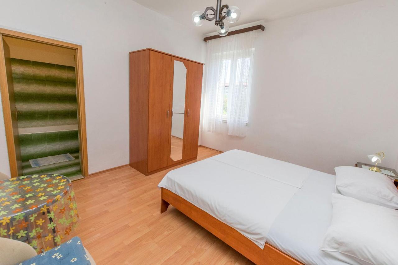 Apartments And Rooms Jakov Primošten Exterior foto